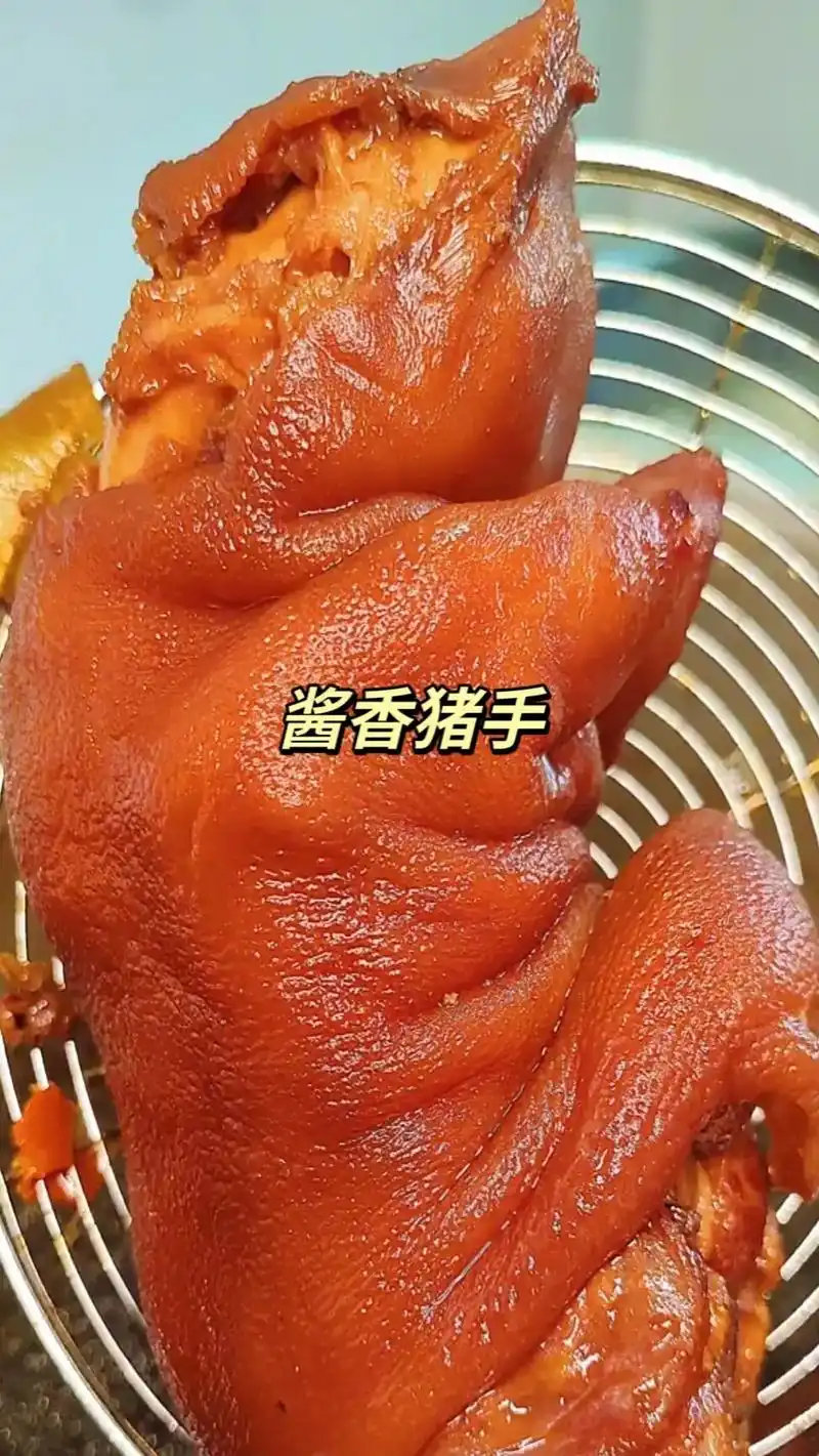 酱香猪手.过年菜不能全是素菜,适当也要来几道硬菜,比如今儿这 - 抖音