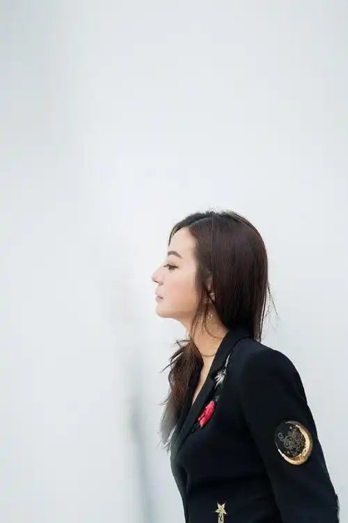 又见完美侧颜杀逆生长的赵薇姐