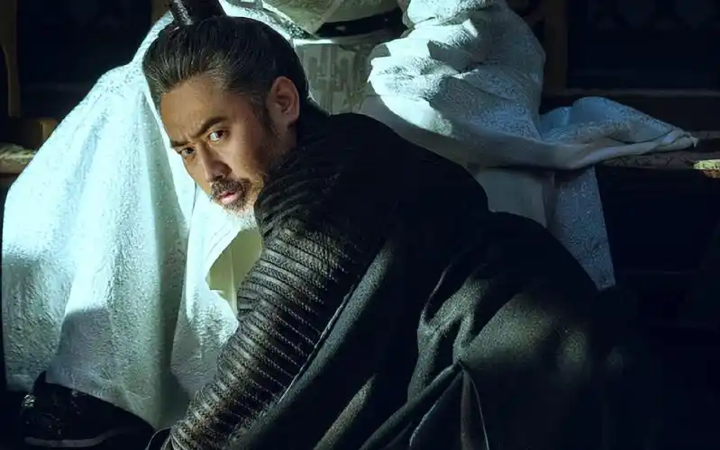 同样饰演司马懿,把倪大红,魏宗万和吴秀波放一起看,差别很明显