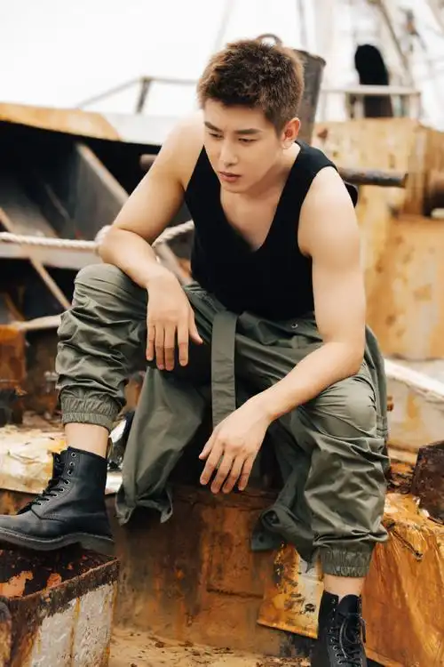 周艺轩新歌成长版mv