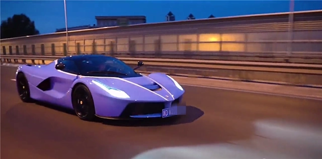 绍兴实拍5000万"婴儿蓝"法拉利拉法,是一台三手车,却比新车贵