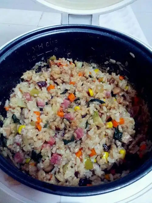 简易快捷版--电饭锅煲仔焖饭的做法_菜谱_豆果美食