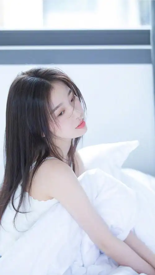 虞书欣白皙养眼写真手机壁纸