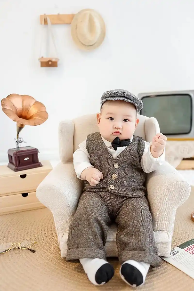 百天快乐一起享受幸福生活.#儿童摄影 #宝宝百天照 #图文伙 - 抖音