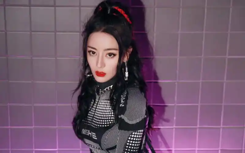 迪丽热巴超酷写真图片211