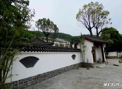 白墙青瓦的民宿溢满"民国风".