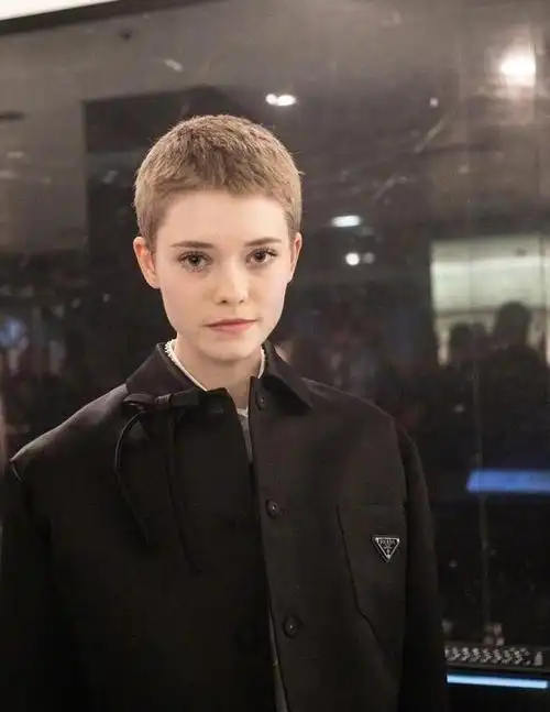 剪了寸头就爆红的5位顶级女模特帅气短发也能散发无限魅力