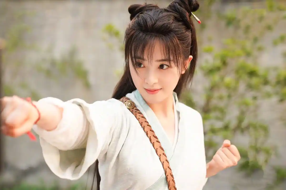 张含韵凭唱功再度出圈,实力获央视认可,她终于要"翻红"了吗?