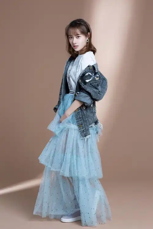 曹曦月性感时尚写真图片