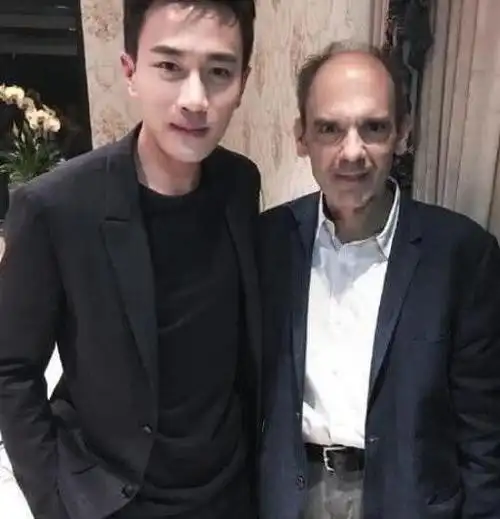 44岁的刘恺威和杨幂离婚这么久终于传来了好消息