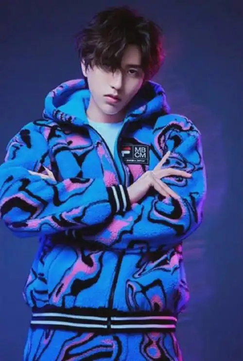 fila代言人蔡徐坤