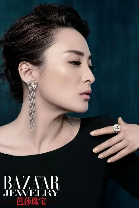蒋勤勤 演绎新古典珠宝瑰丽时光