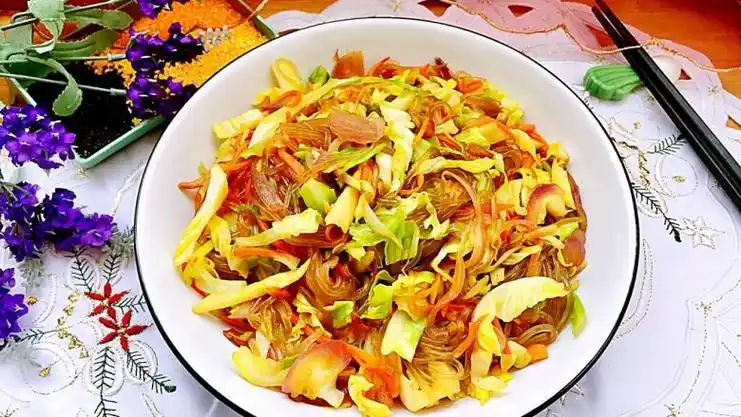 朴素的美味➕猪油渣包菜炒粉丝 - 朴素的美味➕猪油渣包菜炒粉丝