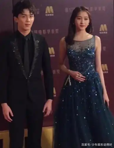 关晓彤与宋祖儿,相差7厘米,两人同框对比,才知身高有多重要