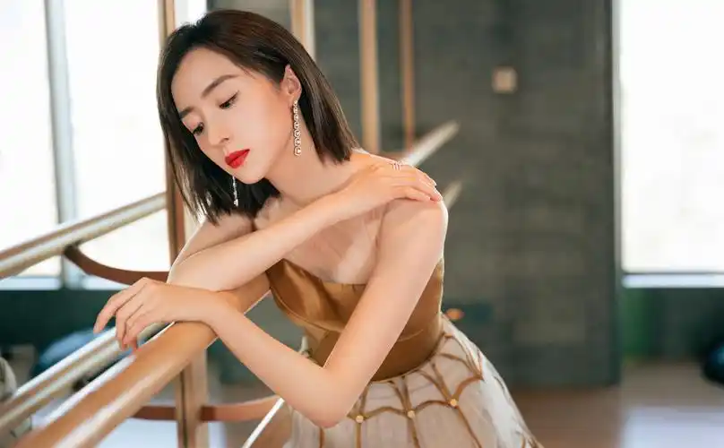 p>胡冰卿,1992年1月25日出生于安徽省合肥市,中国内地女演员,毕业于