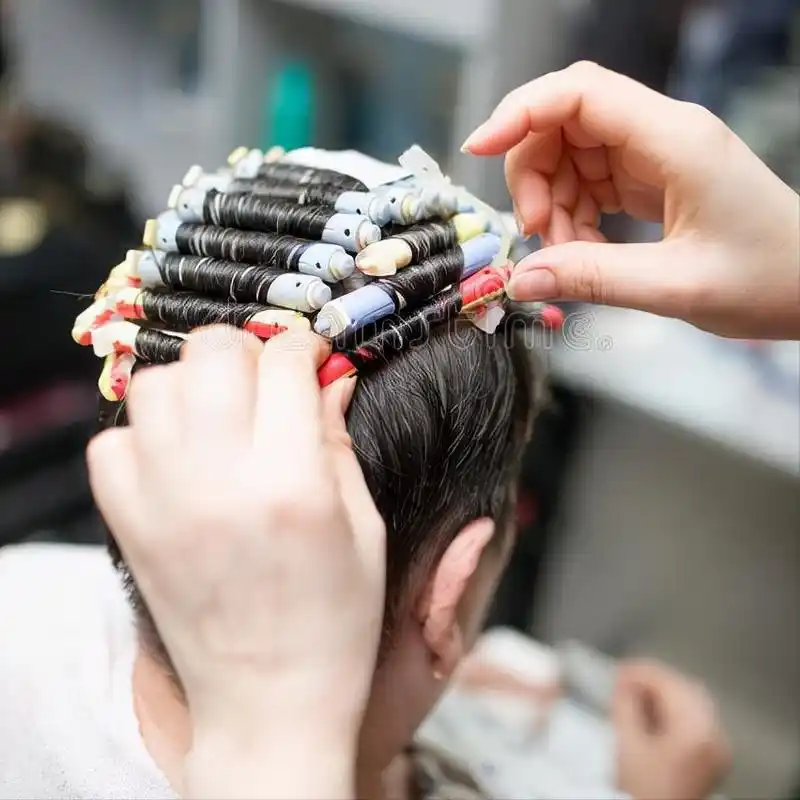 烫发后几天洗头最好?第一天洗去味,第二天洗去碱,超过三天伤发|烫发|