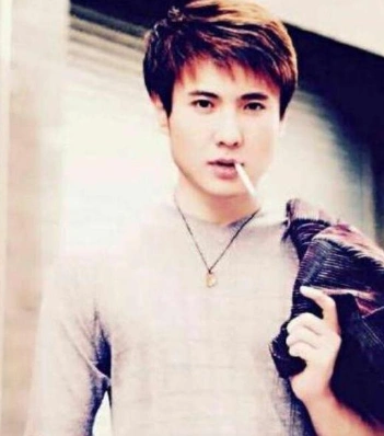 沈腾年轻时有多帅?粉丝:说他是校草一点不过分!