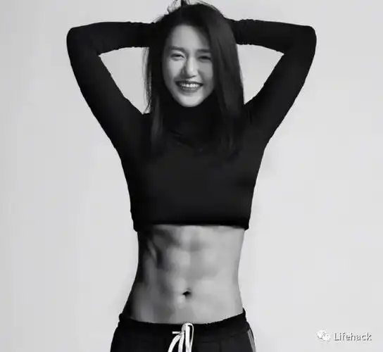 谭维维八块腹肌吓坏网友男人被虐哭了