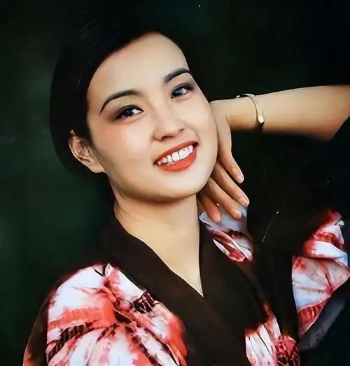 善恶终有报73岁还前凸后翘的四婚刘晓庆走上了另一条道路