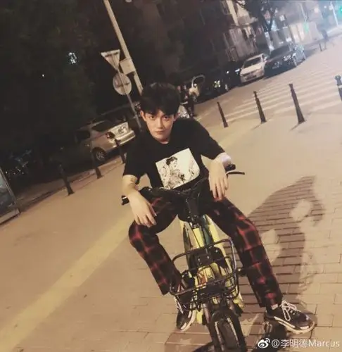 爱豆头像74.李明德