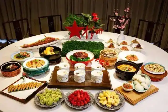 一部史一条道一道河一个沟一个村一家店一桌菜一群人