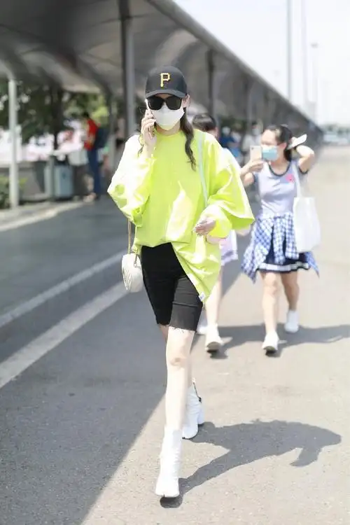 街拍戚 薇 明星同款夏季新款荧光绿宽松纯棉短袖t恤内搭打底衫 - 17网