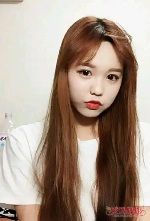 皮肤白女生 长头发染橘黄头发颜色