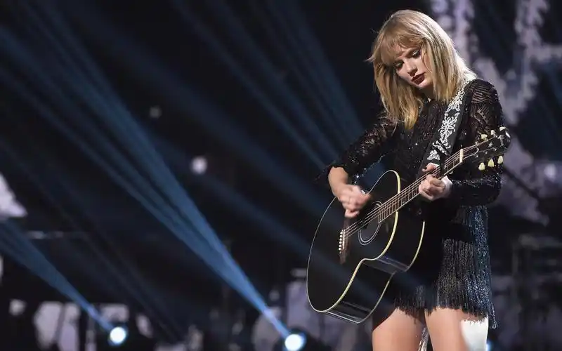 taylorswiftsupersaturdaynight高清饭拍