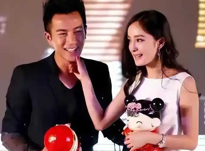 "撩汉高手"杨幂的曲折上位史,靠魅力征服三位大咖