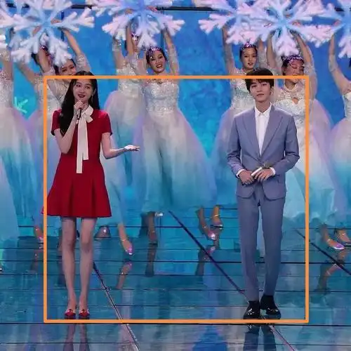 关晓彤测量身高