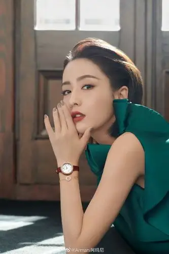 8 佟丽娅】徜徉霓裳之间,印刻时间的轨迹.