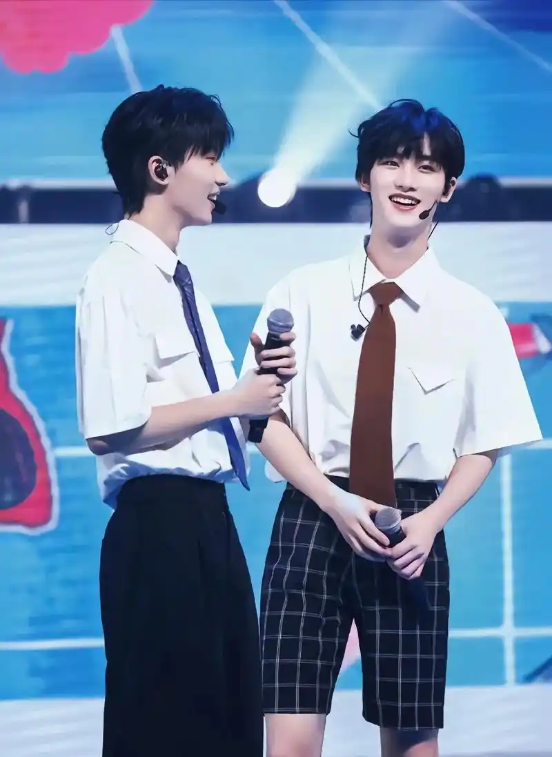 就是没披上嫁衣,没嫁给他为妻 ……#最佳cp #祺鑫#文轩#翔霖