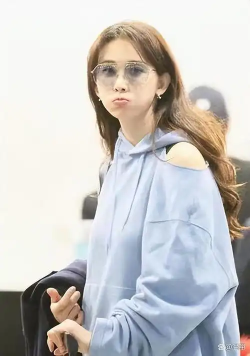 结婚三年回家乡推销新书的林志玲,状态明显没有以前好,可能高龄产子的