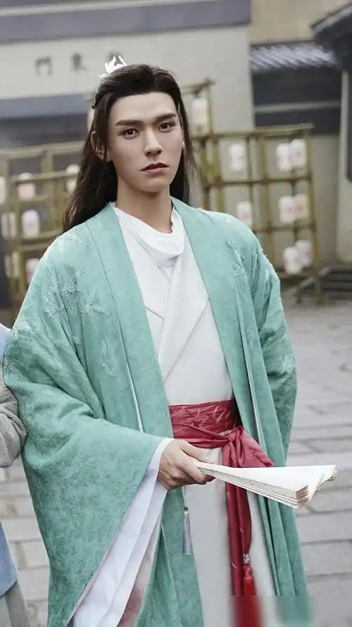 山河令温客行见自家阿絮穿的盛世美服花花绿绿穿出了仙气