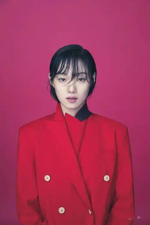 李圣经湿发红唇超级撩