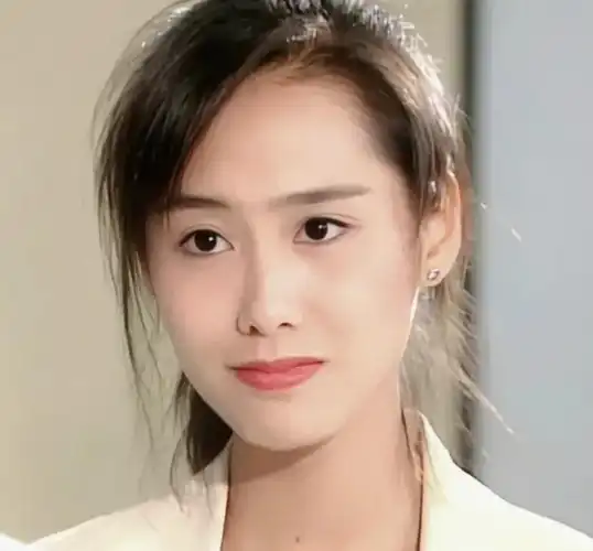 朱茵,除了紫霞颜值巅峰时期的她有多绝_动作_造型_感觉