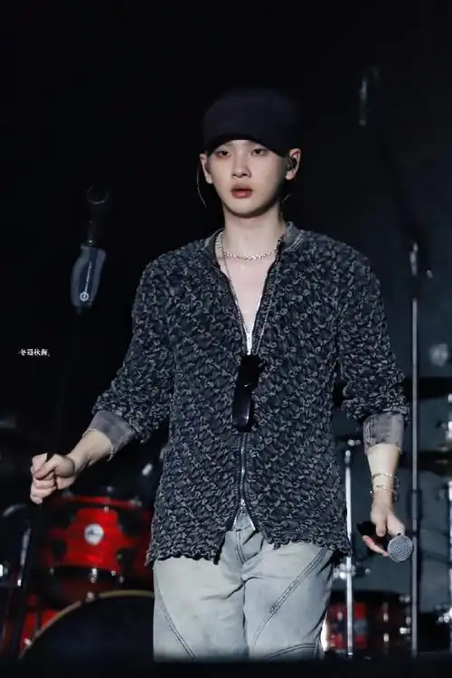 周震南舞台气场