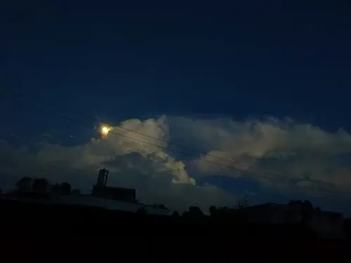 从白天到黑夜的美丽天空动人