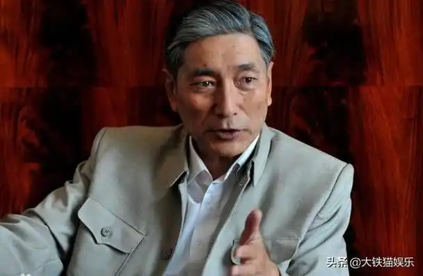 谢钢是著名导演谢添的长子,谢添早年是话剧演员,后来出演了《民主青年