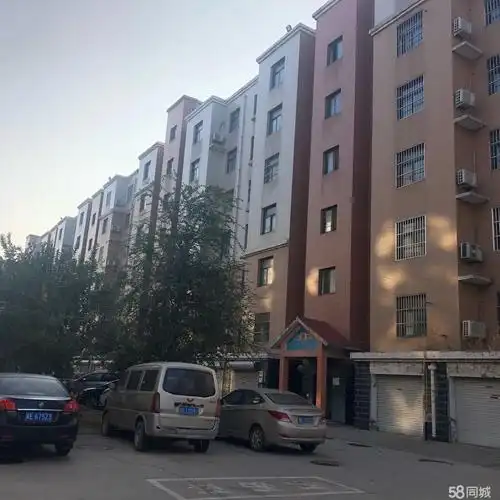 新苑小区3室2厅2卫