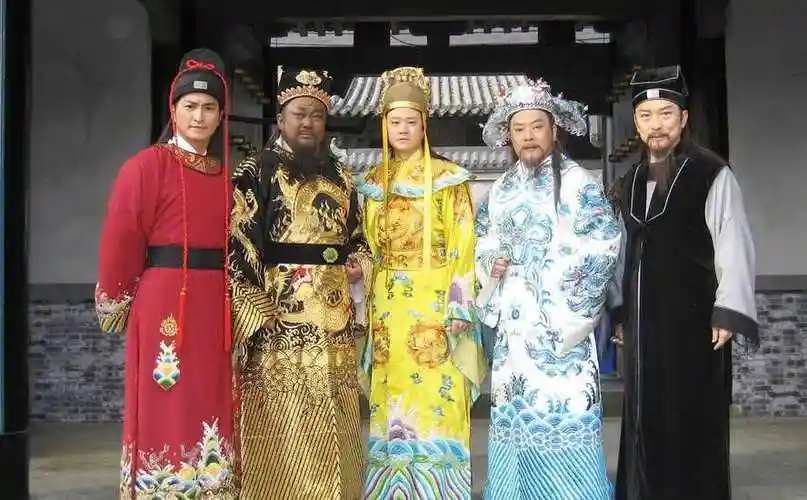 93版的《包青天》真假包公是第24单元,第128集~133集,共6集.