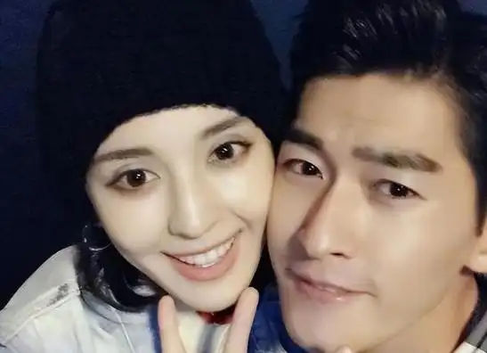 不久后,郑爽和胡彦斌的恋情曝光,后又被扒出两人在张翰和娜扎官宣前就