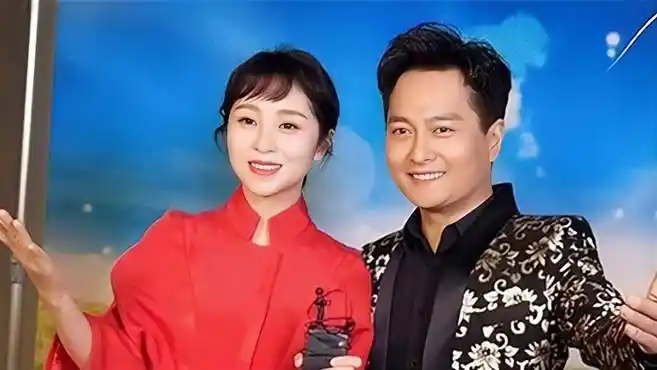 云飞与娇妻太甜了!