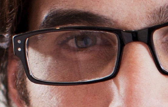 ps教程:眼镜反光,用中性灰修图,完美解决!