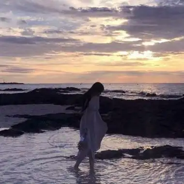 女生背影头像唯美高清2021qq前线乐园