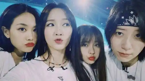 宁静,你误解黄龄了,一字之差,意思就千差万别了_姐姐_万茜_李斯丹妮