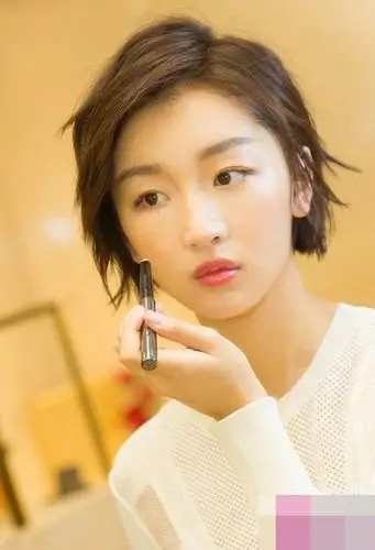 头型尖的女生适合剪什么造型 百搭时尚女生短头发图片大全