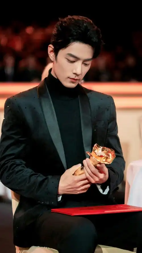 肖战风度翩翩,连背影都如此迷人～-度小视