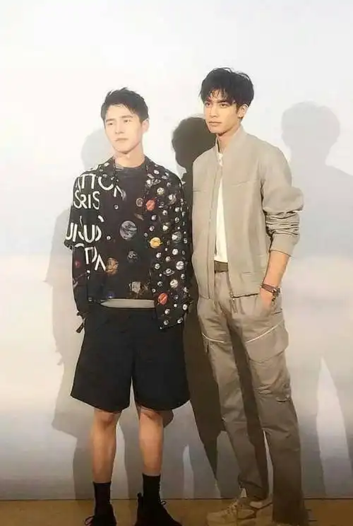 刘昊然身高182,宋威龙身高185,两人同框后,身高差一目了然