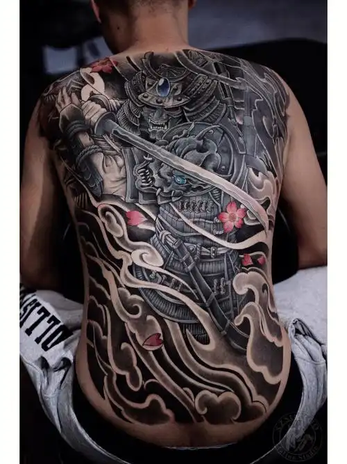 满背竣工93#tattoo  #工作室  #福田  #定制  #满背  #鬼武士纹身